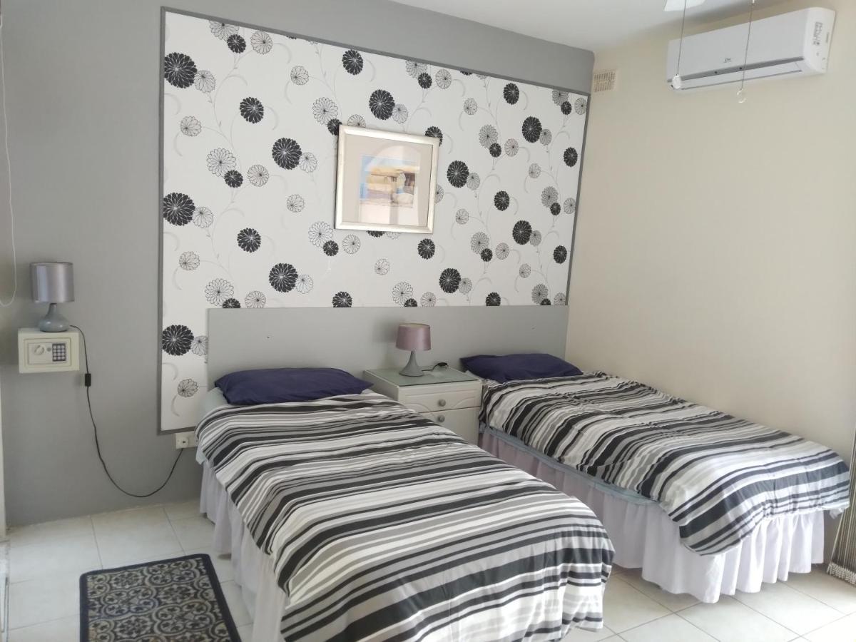 Seafront Akwador Hotel Marsaskala Bagian luar foto